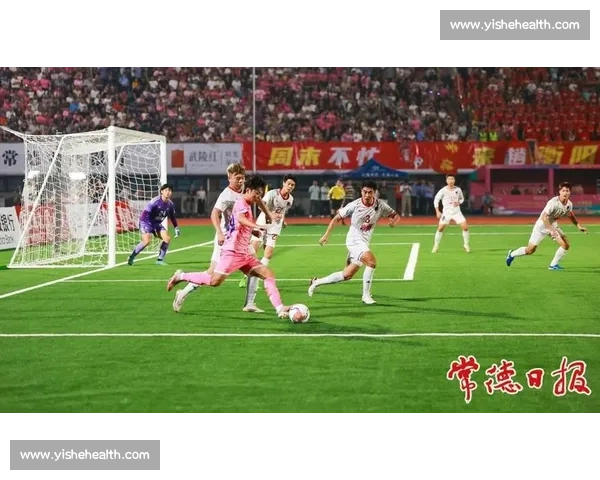 精彩足球瞬间回顾 赛场激情集锦 揭开最激动人心的进球与精彩瞬间 - 副本 - 副本